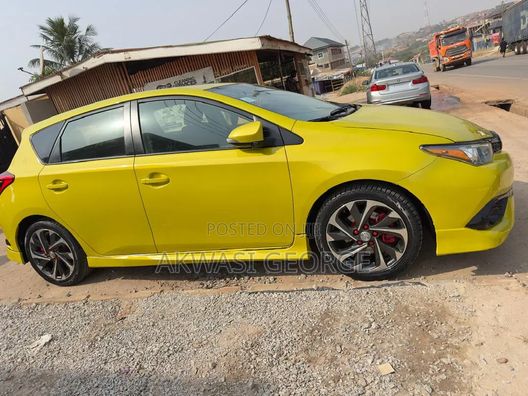 Toyota Corolla SE Special Edition 4dr Sedan (1.8L 4cyl CVT) 2017