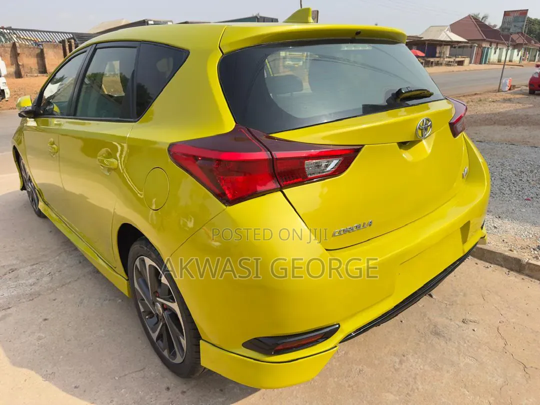 Toyota Corolla SE Special Edition 4dr Sedan (1.8L 4cyl CVT) 2017