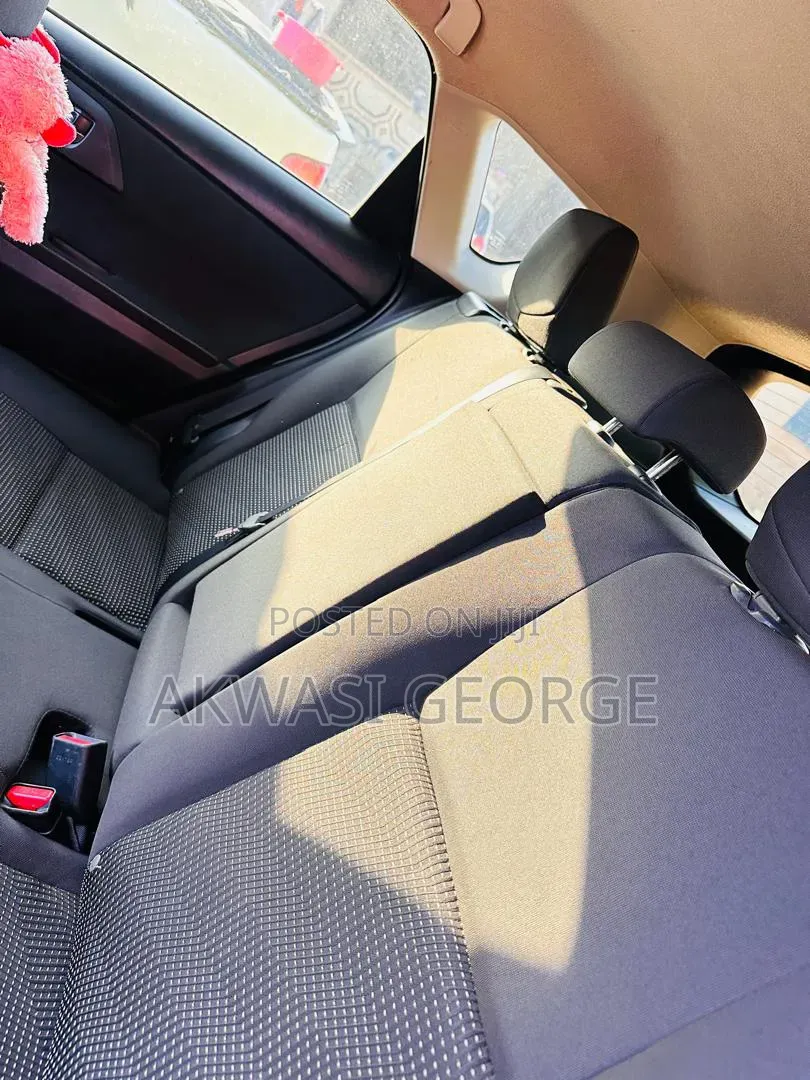 Toyota Corolla SE Special Edition 4dr Sedan (1.8L 4cyl CVT) 2017