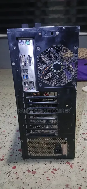 Desktop Computer Asus 8GB Intel Core i7 HDD+SSD 500GB