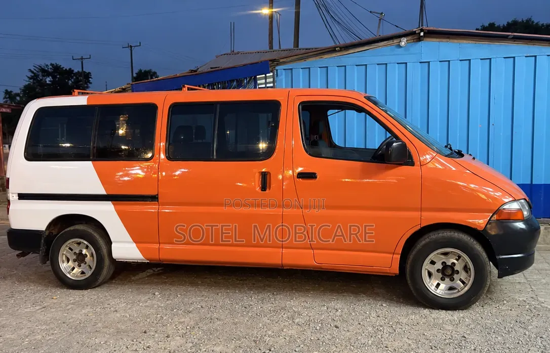 Toyota HiAce 2000 Orange