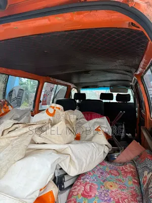 Toyota HiAce 2000 Orange