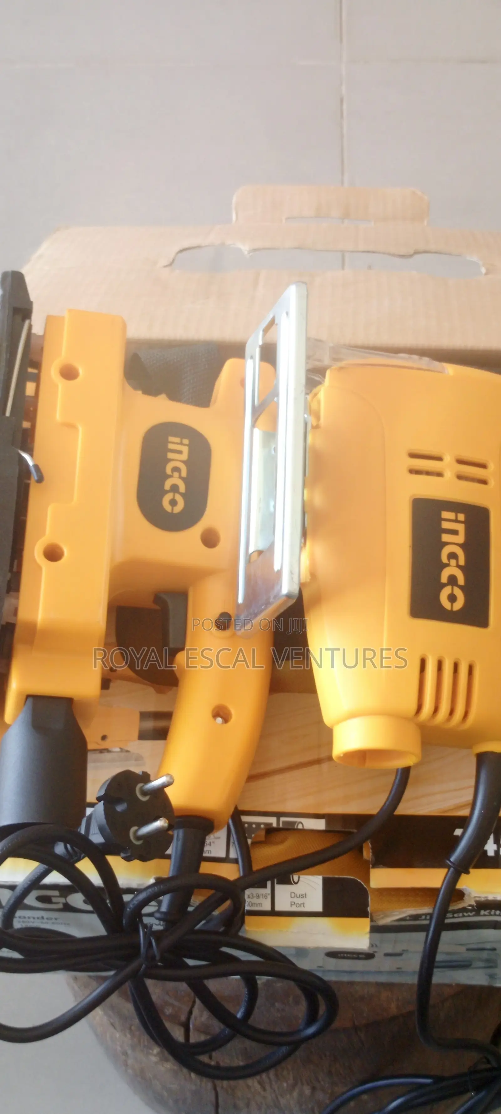 Finishing Sander + Jig Saw Combo Kit.