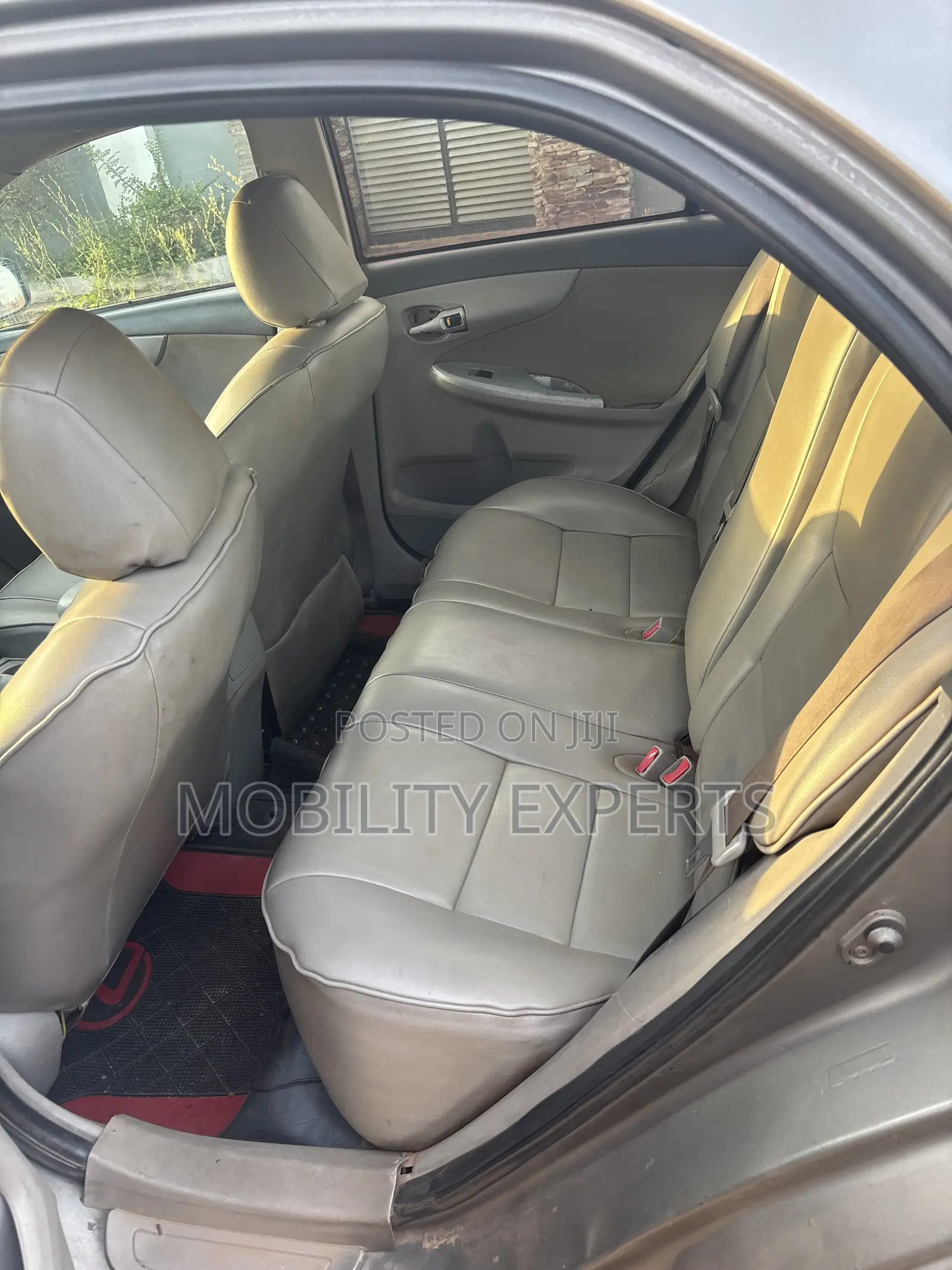 Toyota Corolla 2010 Gray