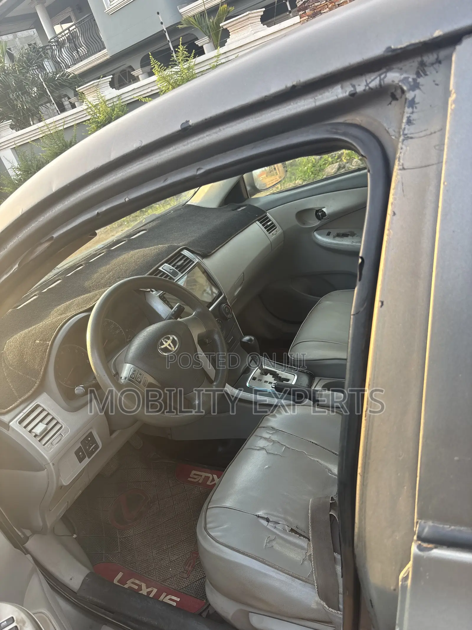 Toyota Corolla 2010 Gray
