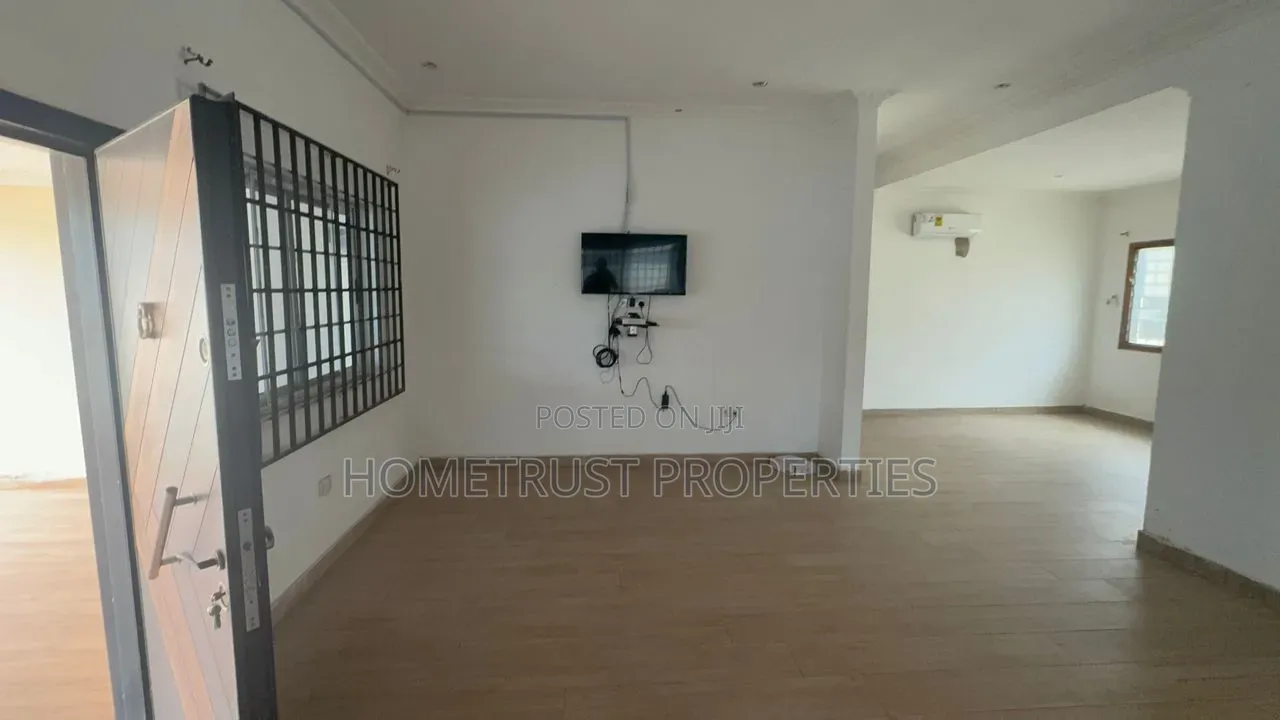 6bdrm House in Achimota Mile 7 for sale