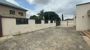 6bdrm House in Achimota Mile 7 for sale