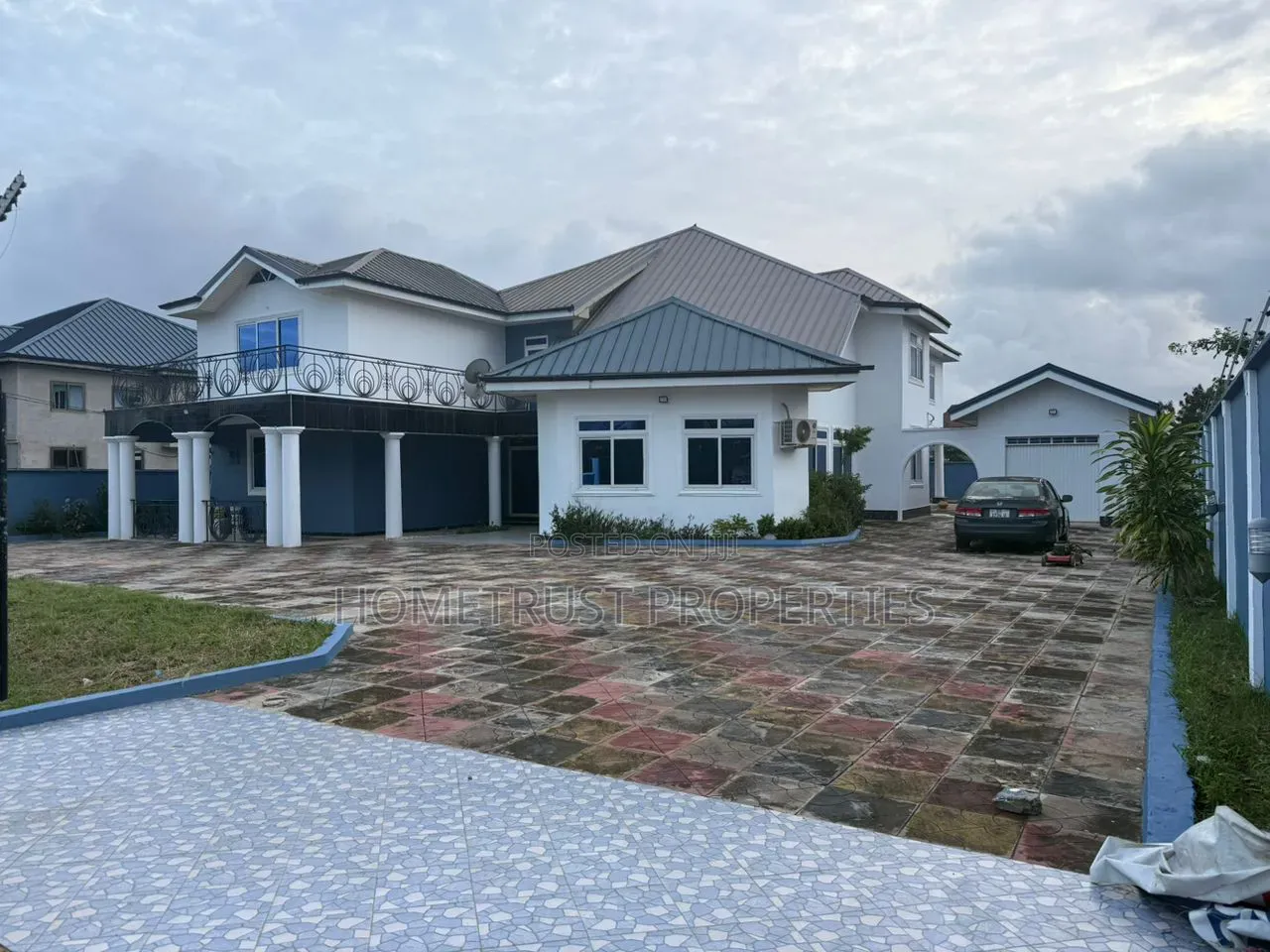8bdrm Duplex in Haatso, ECOMOG for sale