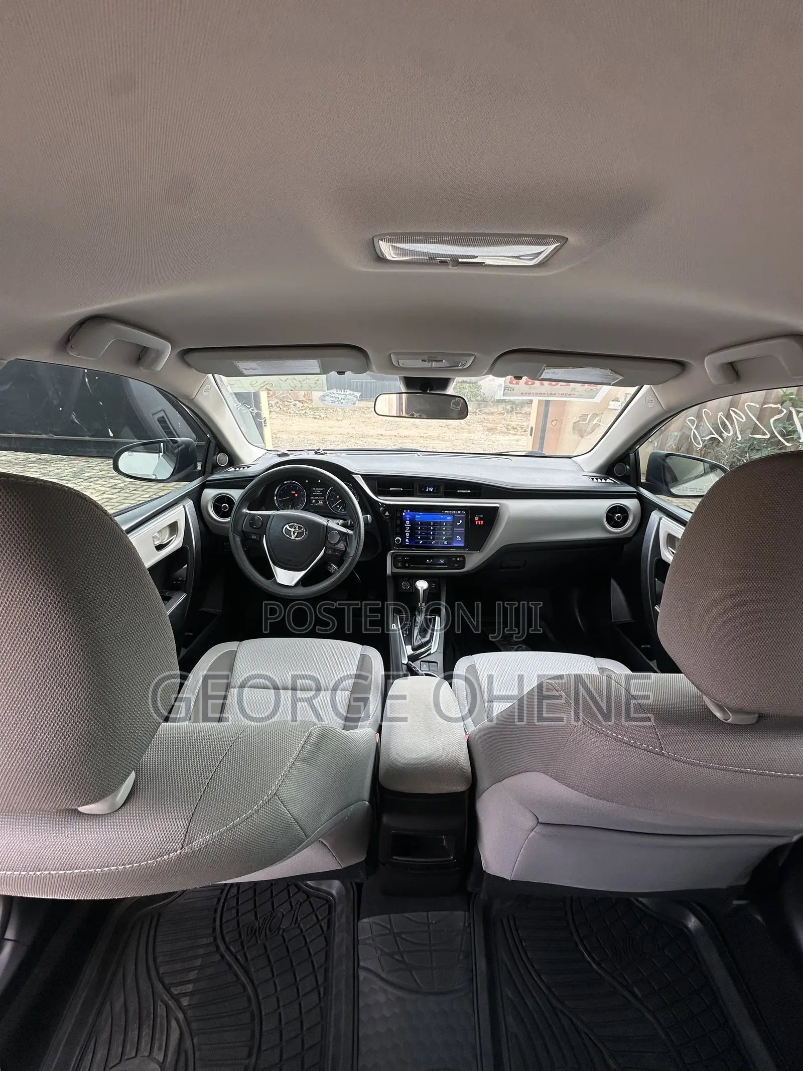 Toyota Corolla LE (1.8L 4cyl 2A) 2018 Silver