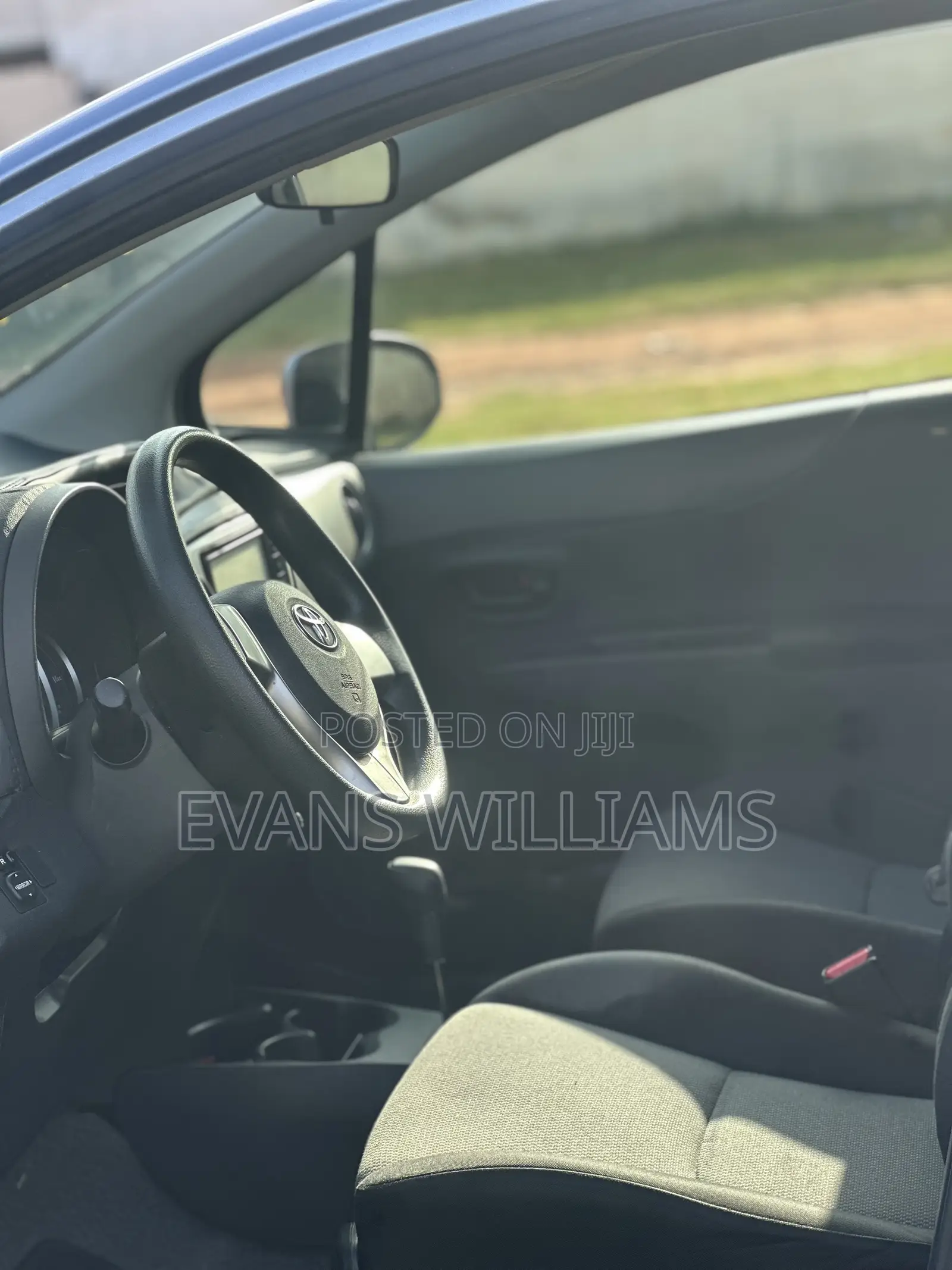 Toyota Vitz 1.3 FWD 5dr 2013