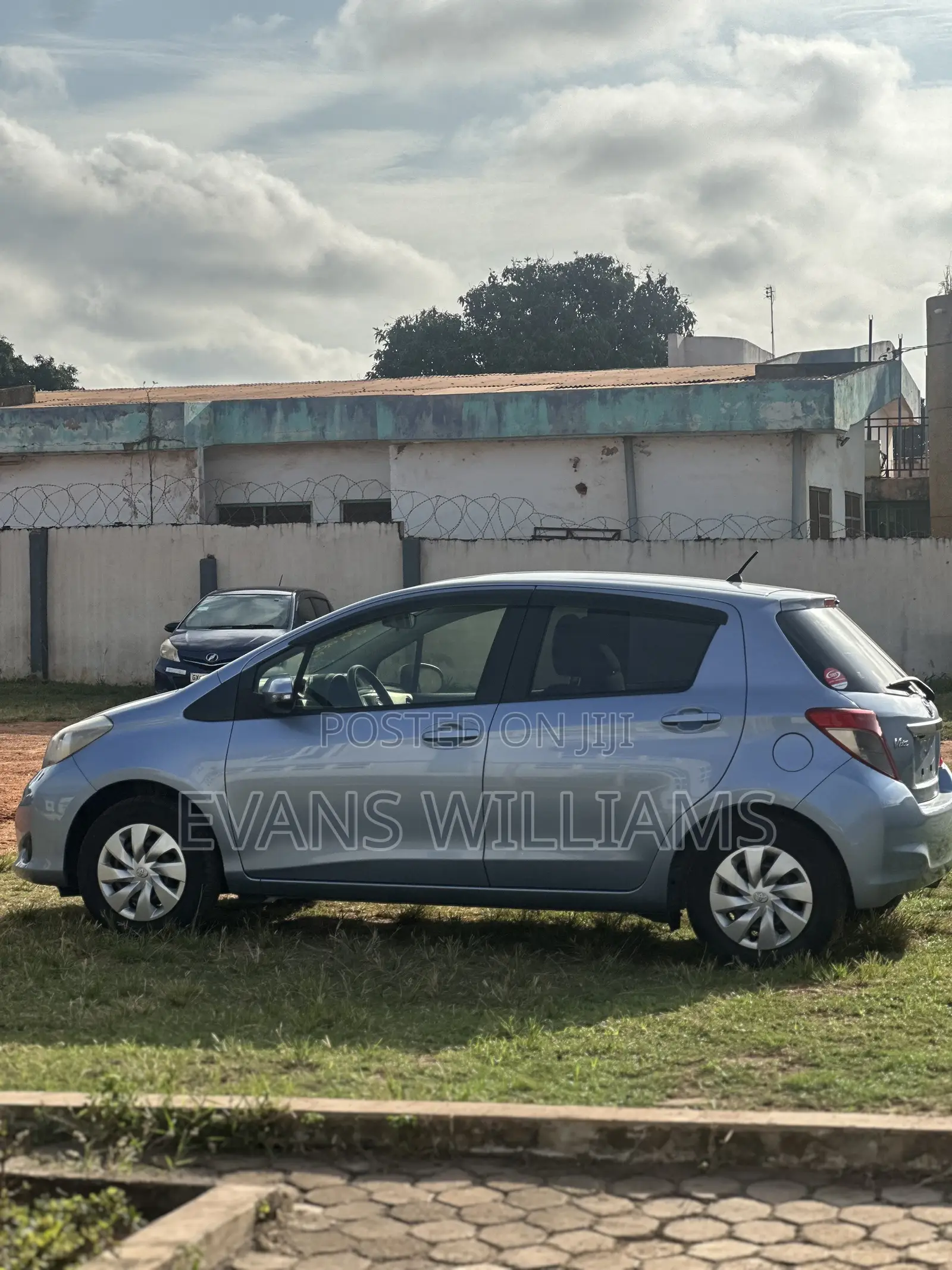 Toyota Vitz 1.3 FWD 5dr 2013