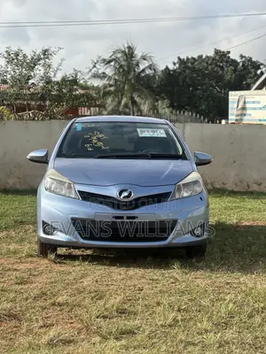 Toyota Vitz 1.3 FWD 5dr 2013