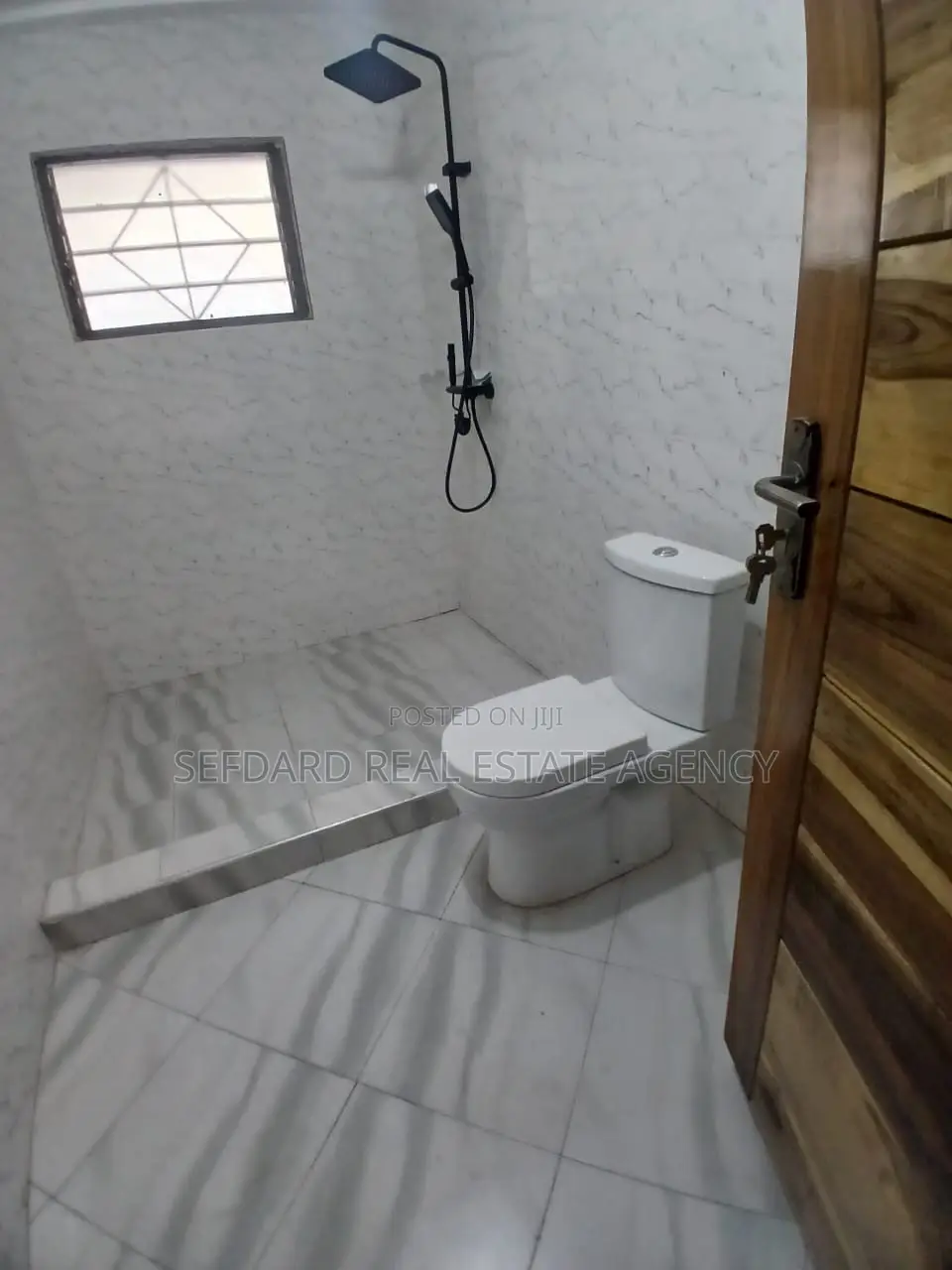 4bdrm House in Sefdard Properties, Amasaman for rent
