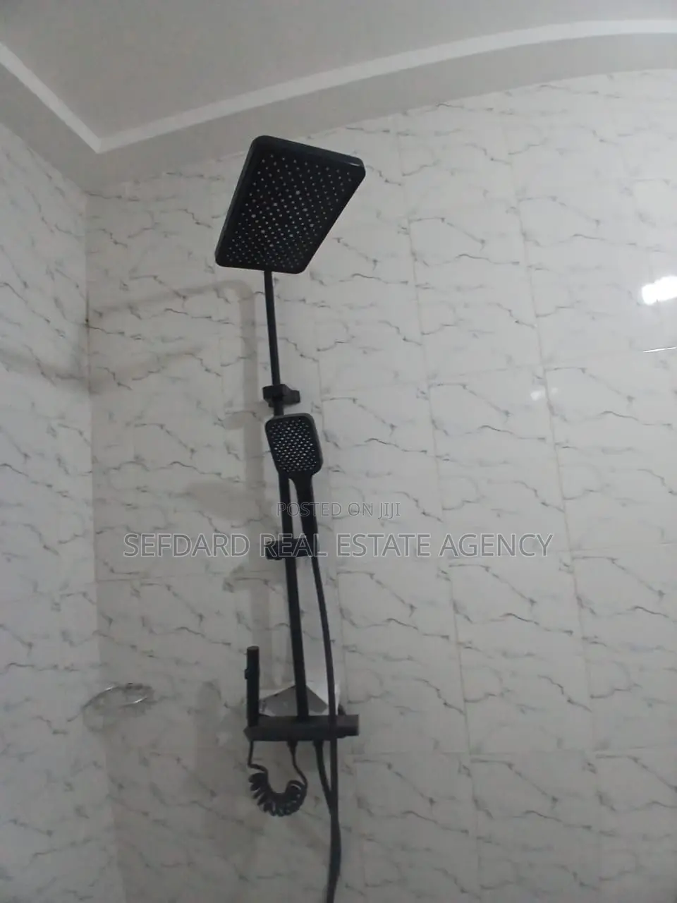 4bdrm House in Sefdard Properties, Amasaman for rent