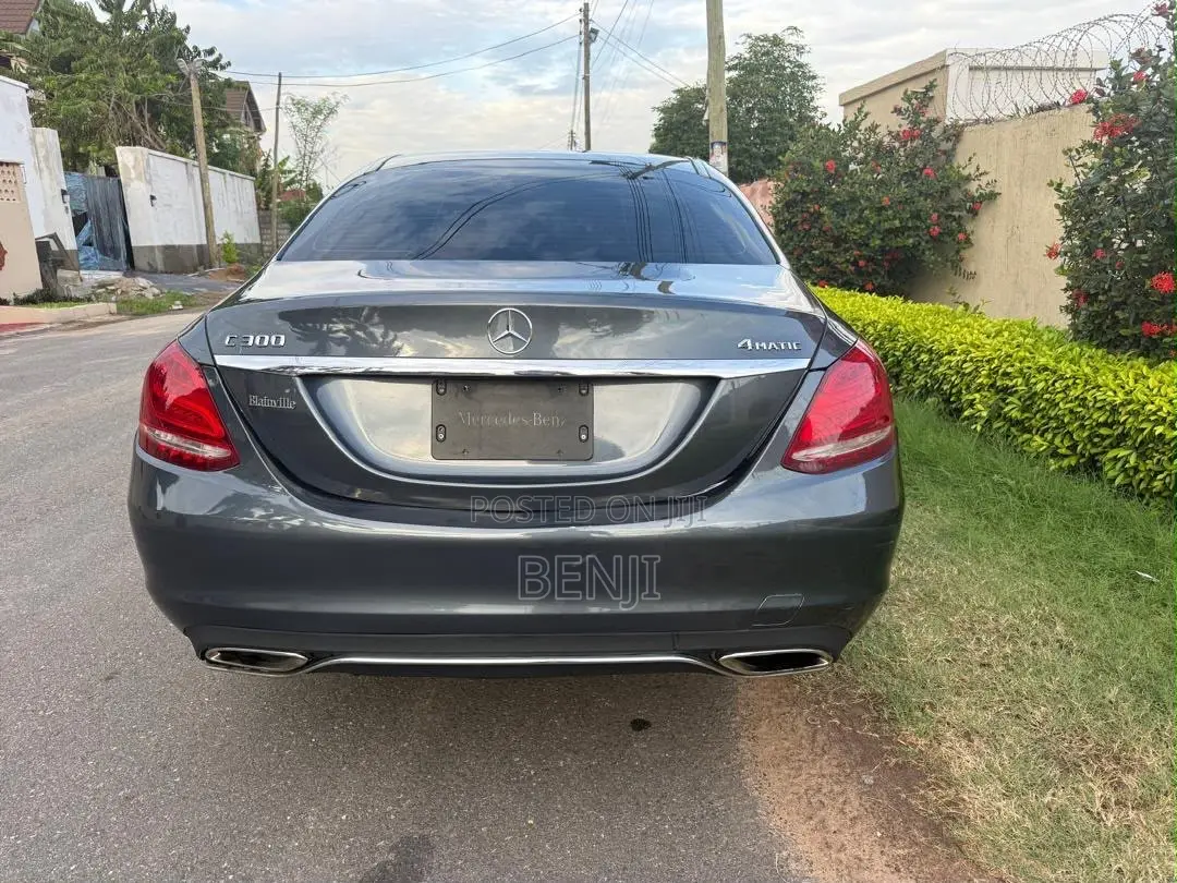 Mercedes-Benz C300 2015 Black