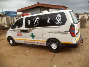 Hyundai H1 2001 White