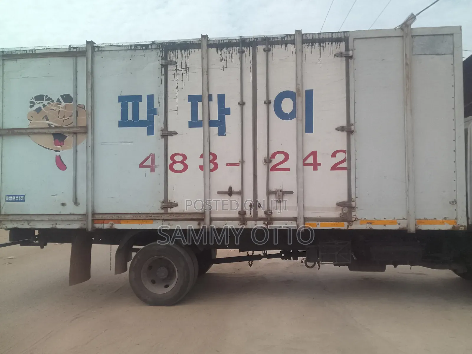 Hyundai Container 2010 White