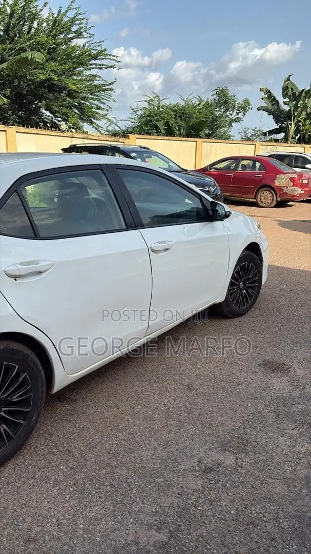 Toyota Corolla 2017 White