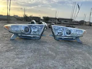Toyota Highlander 2010-12 Headlight Pair