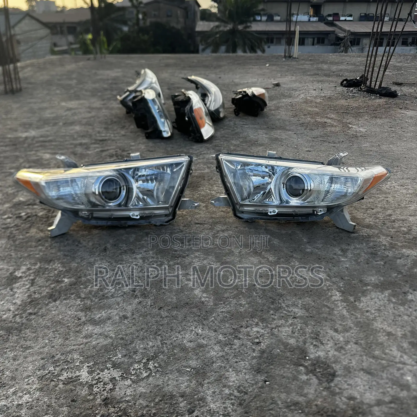 Toyota Highlander 2010-12 Headlight Pair