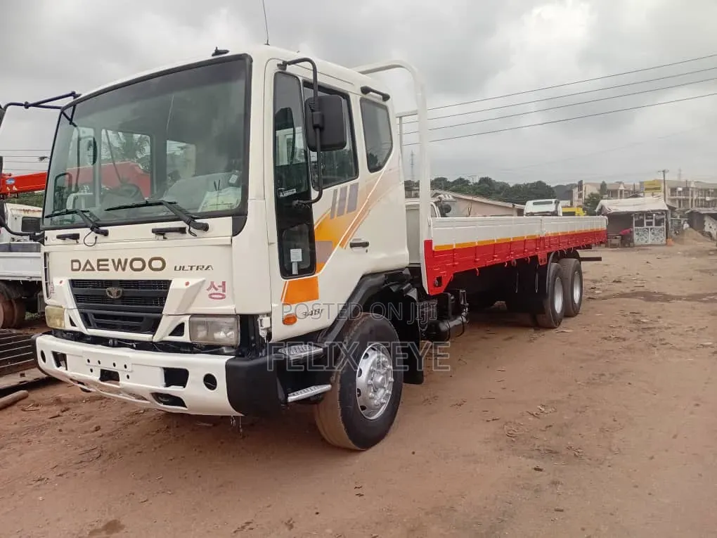 Daewoo Ultra 340ps Truck Double Axles 2015 White