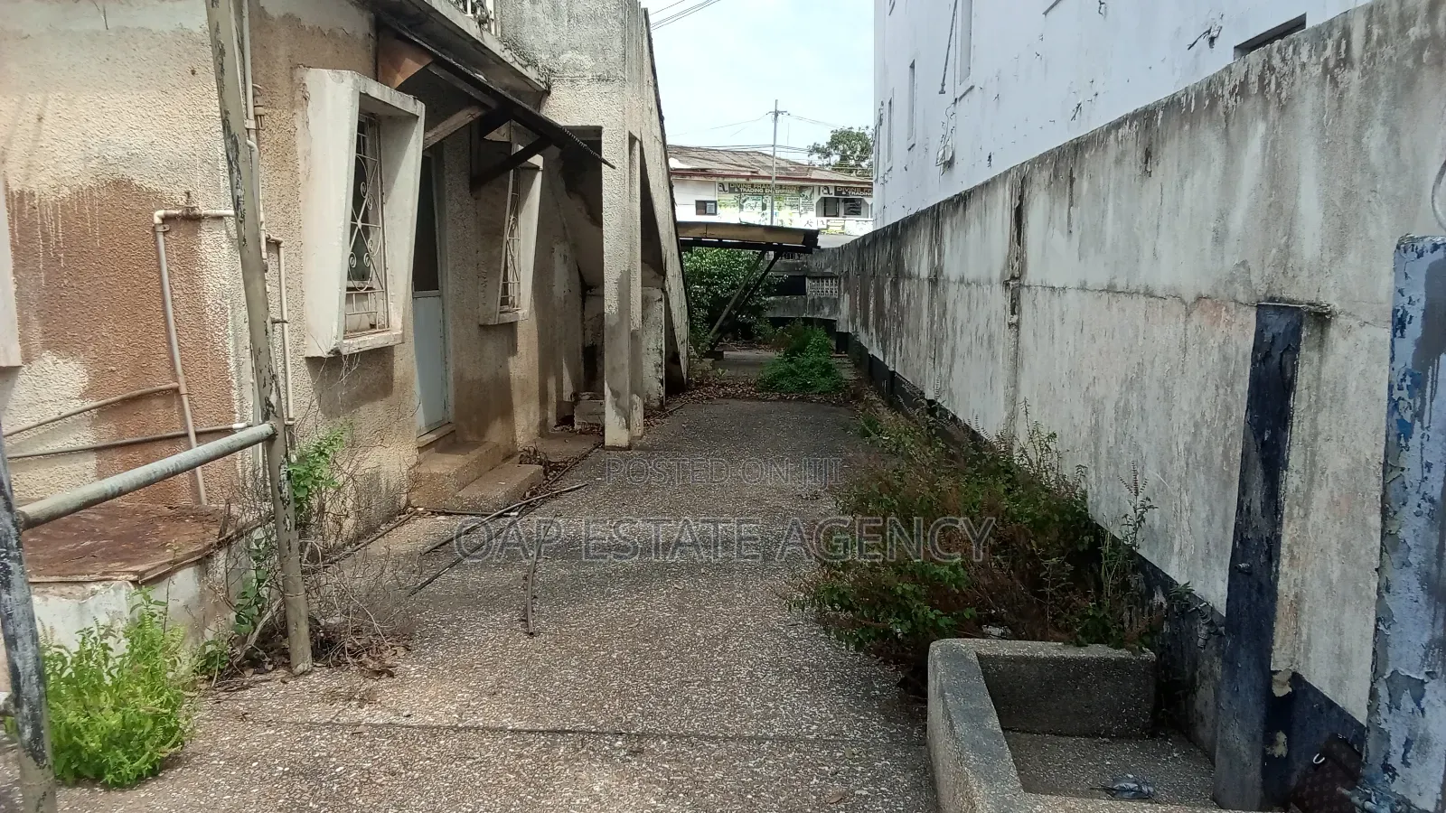 4bdrm House in Bubuashie, Ola Balm for sale