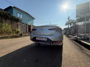 Hyundai Elantra SE 2019 Silver