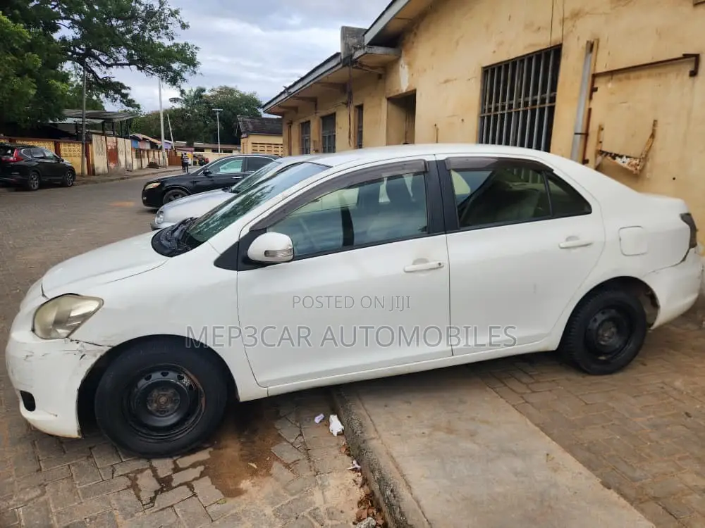 Toyota Belta 2010 White