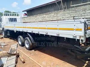 Hyundai 9.5 Ton Truck Double Axles 2015 White