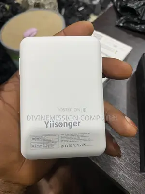 Yiisonger Wireless Power Bank 10,000 mAh, Uk  Standard With 2 Cords
