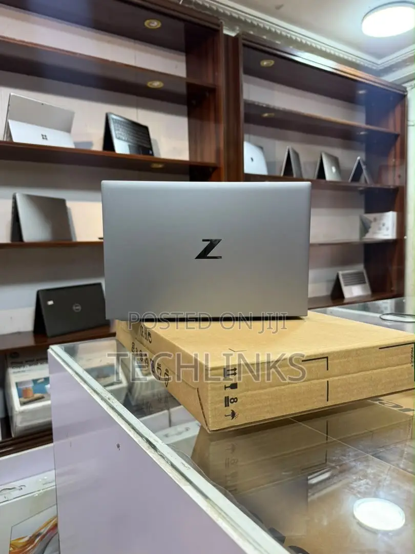 Laptop HP ZBook Firefly G8 16GB Intel Core i7 SSD 512GB