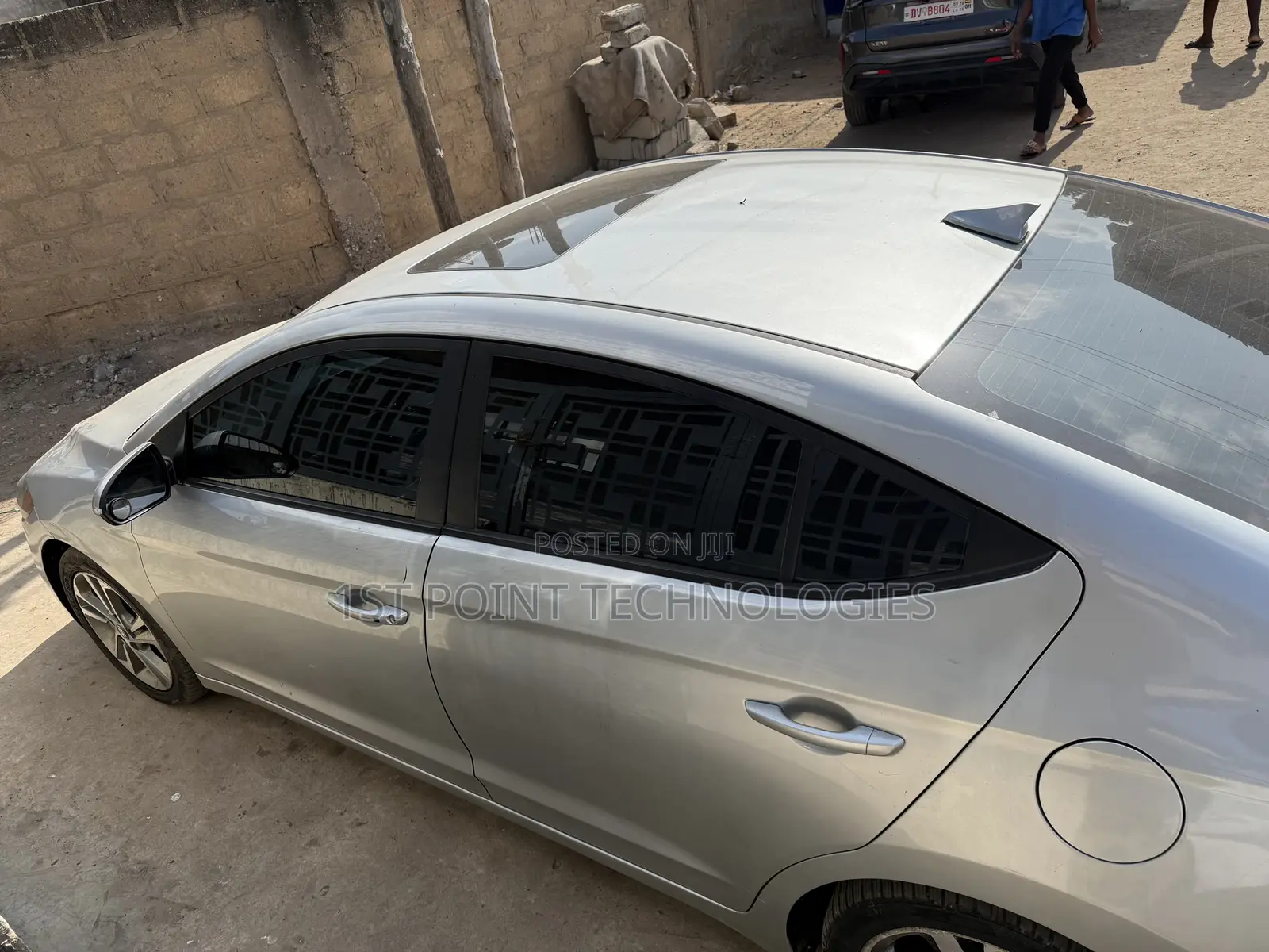Hyundai Elantra SE Sedan FWD (2.0L 4cyl 6M) 2017 Silver