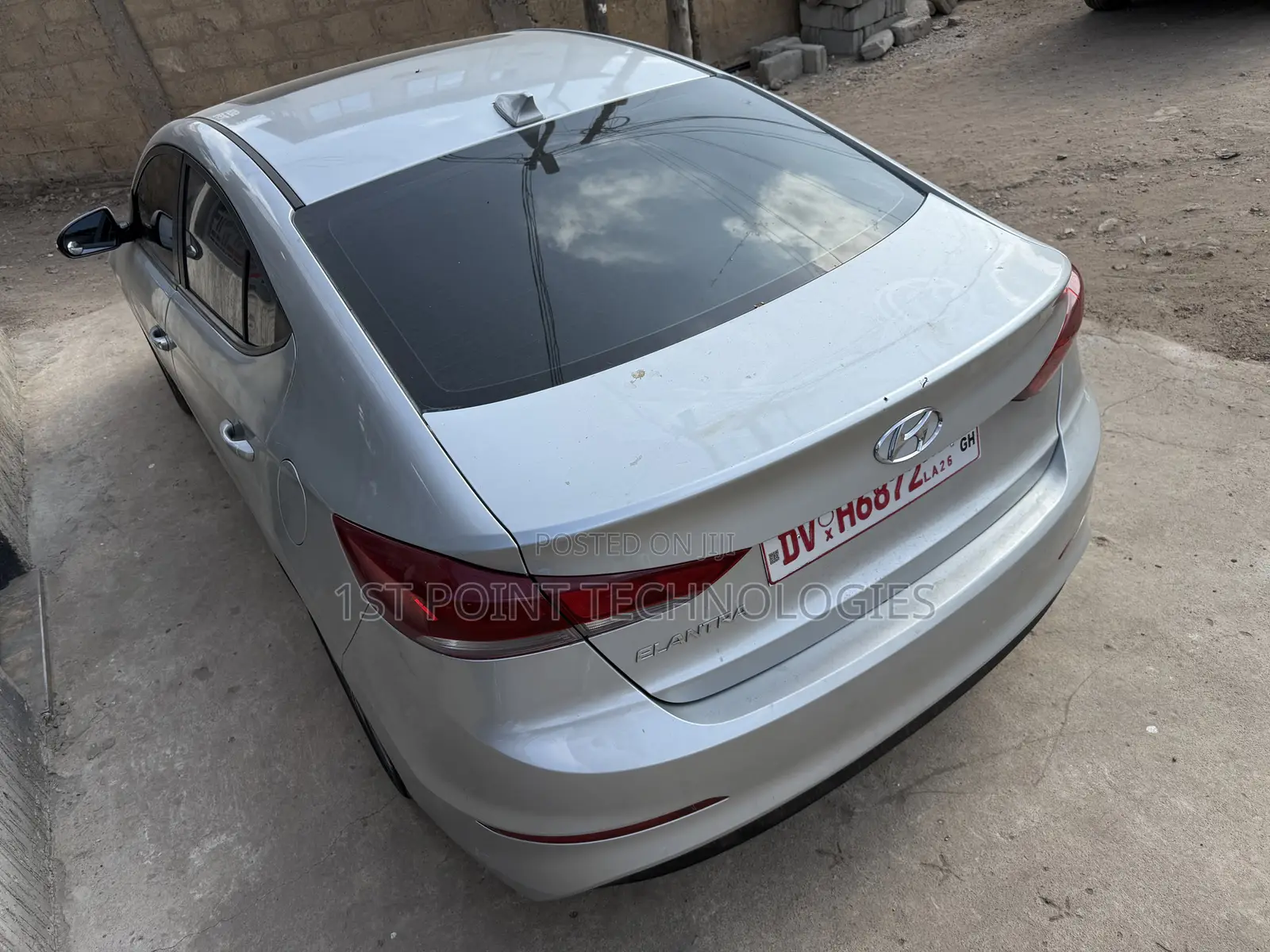 Hyundai Elantra SE Sedan FWD (2.0L 4cyl 6M) 2017 Silver
