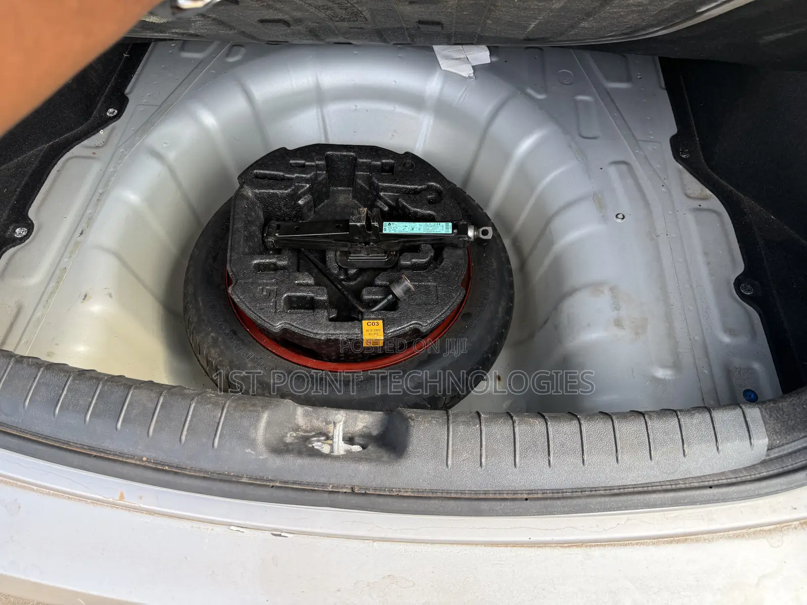 Hyundai Elantra SE Sedan FWD (2.0L 4cyl 6M) 2017 Silver