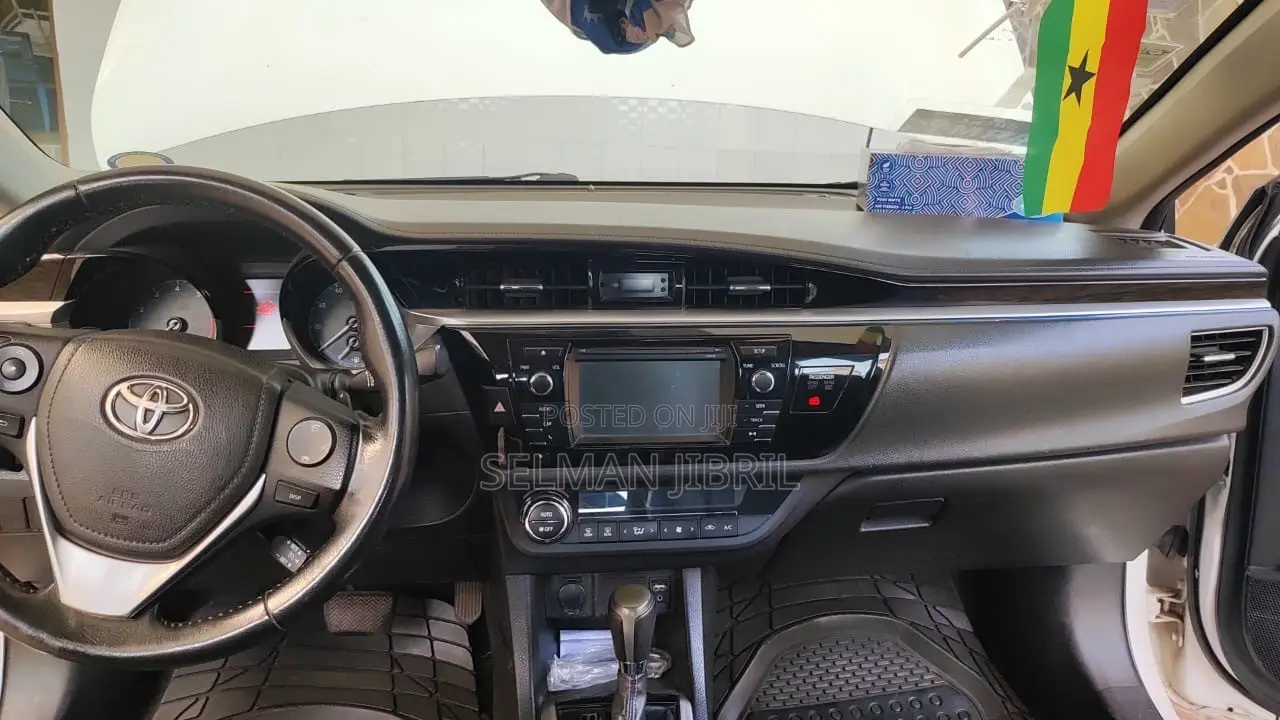 Toyota Corolla 2014 White