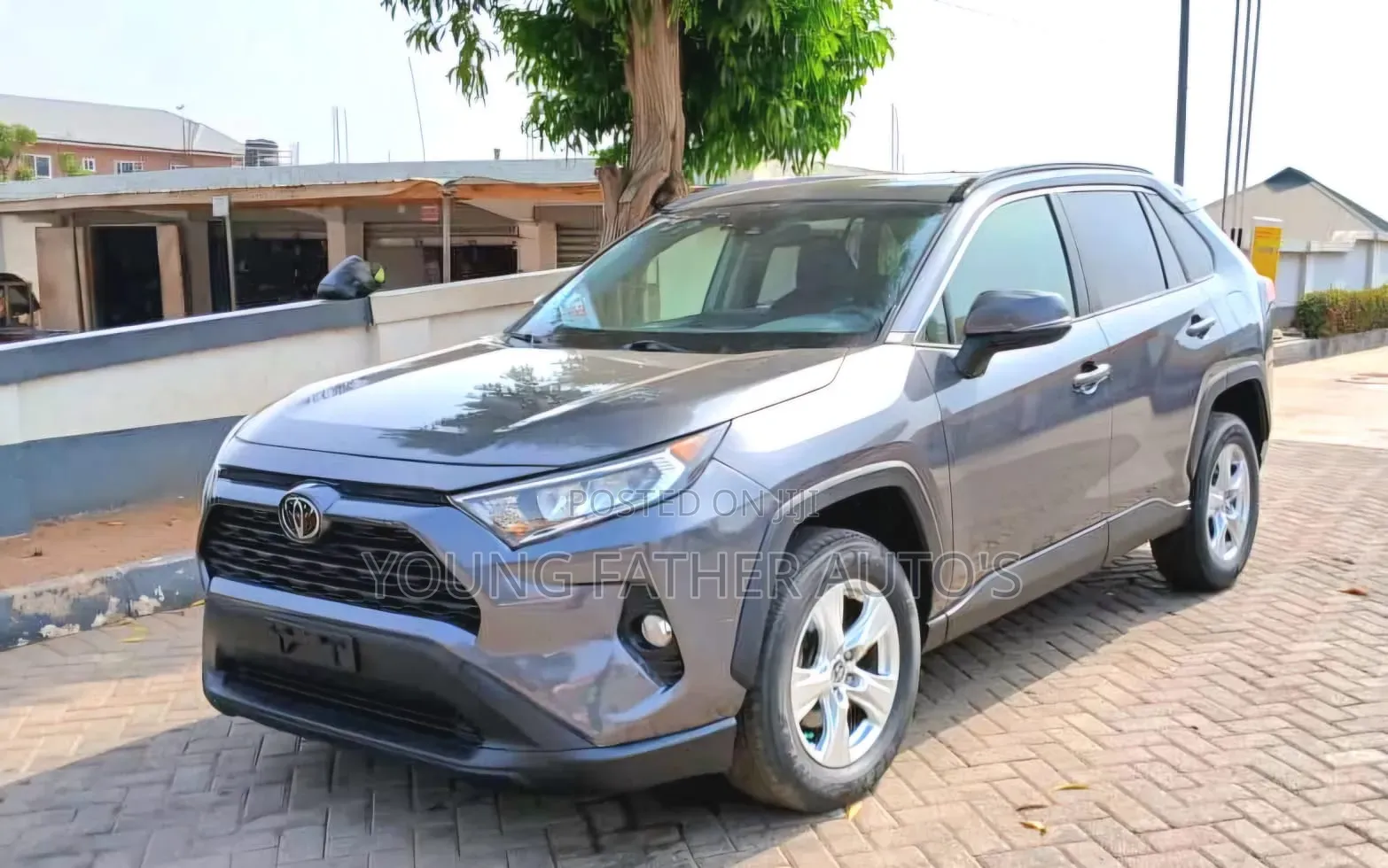 Toyota RAV4 XLE Premium AWD 2020 Gray