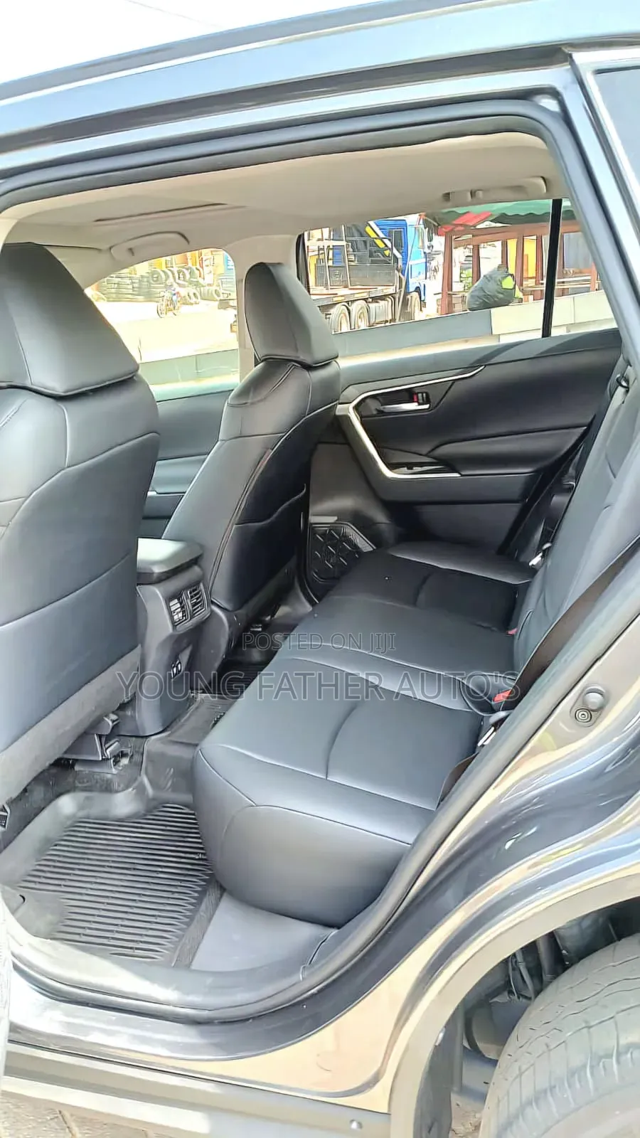Toyota RAV4 XLE Premium AWD 2020 Gray