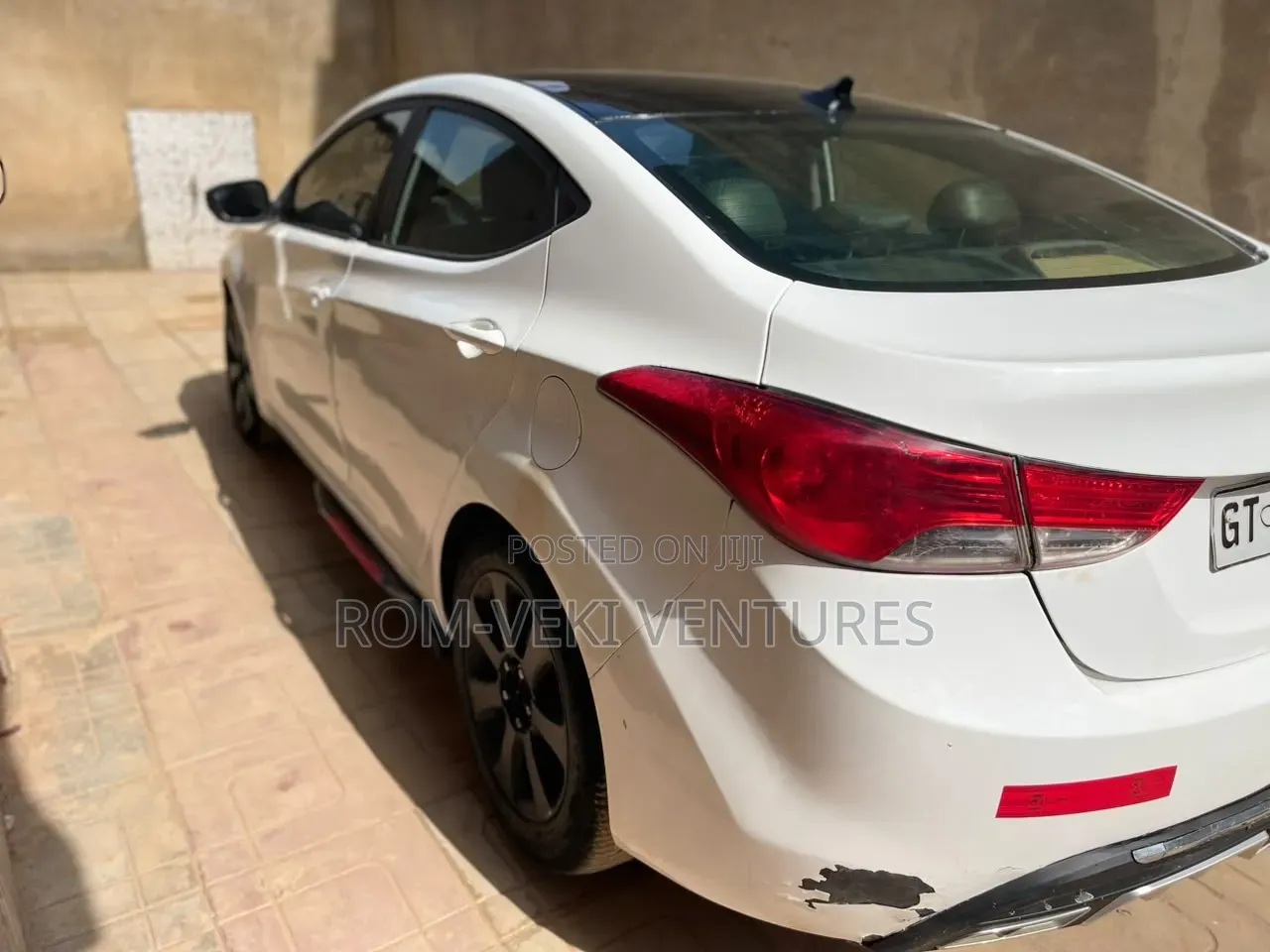 Hyundai Elantra Limited Sedan FWD (1.8L 4cyl 6A) 2013 White
