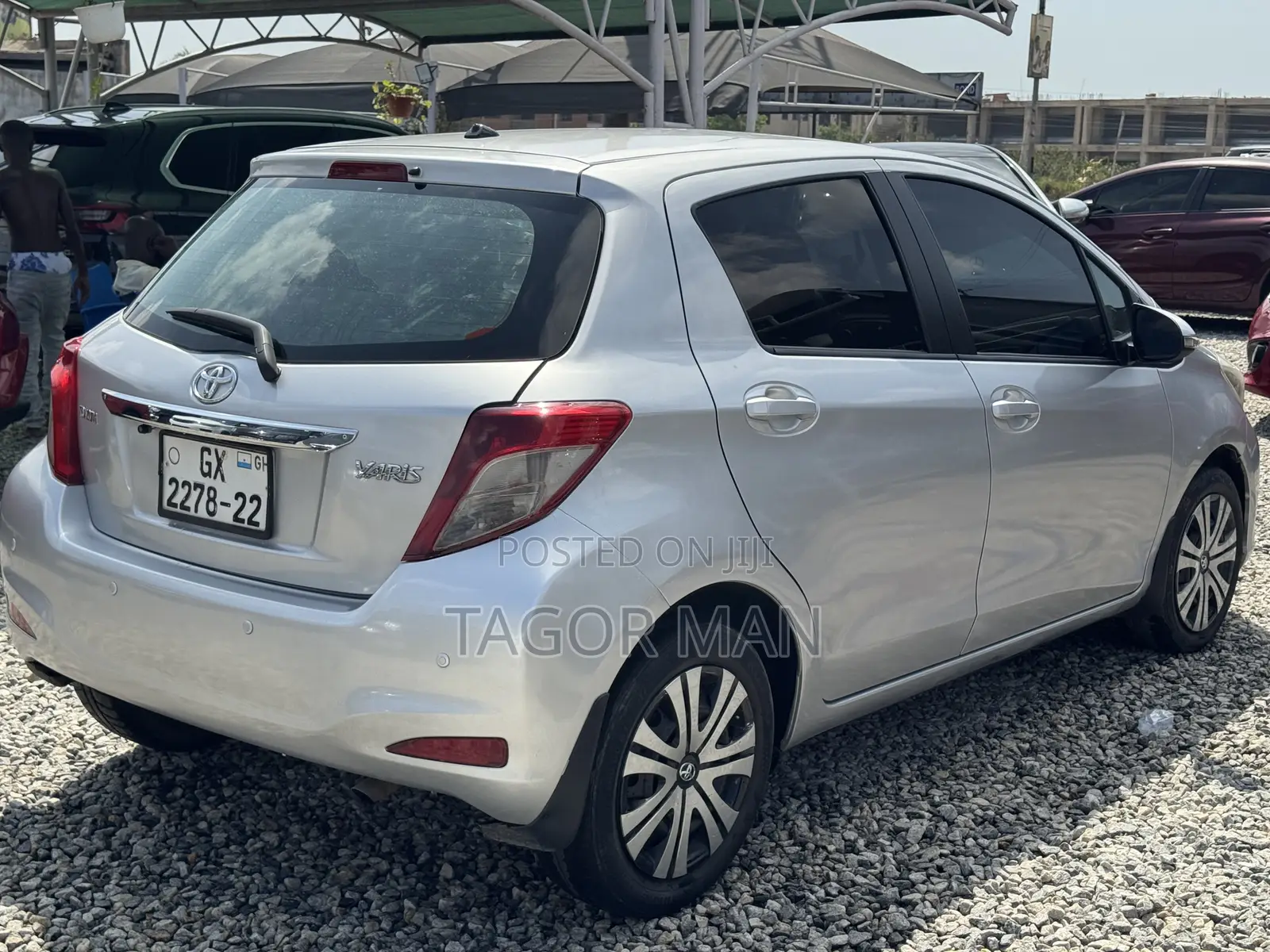 Toyota Yaris SE Hatchback 5dr 2012 Silver