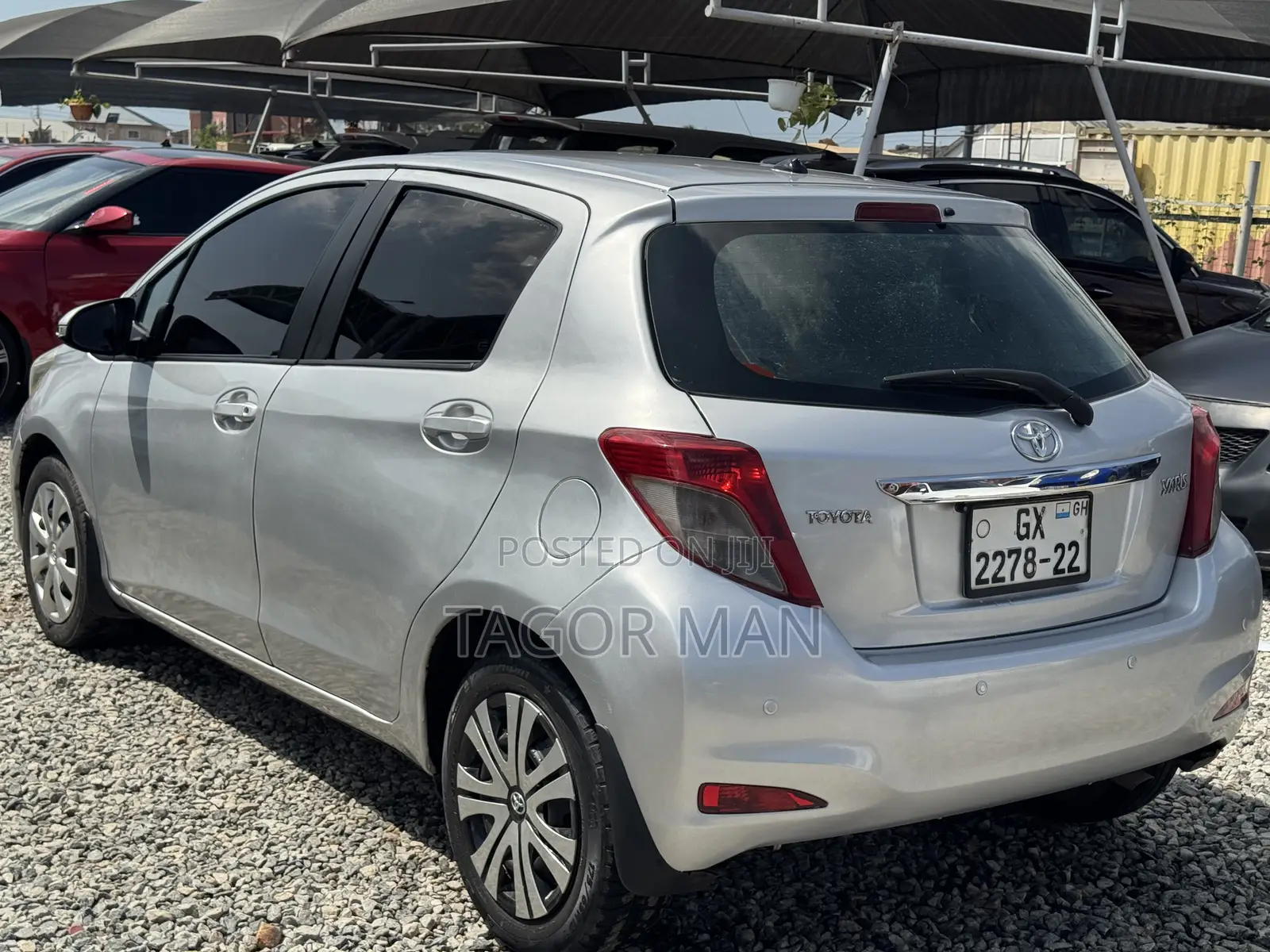 Toyota Yaris SE Hatchback 5dr 2012 Silver