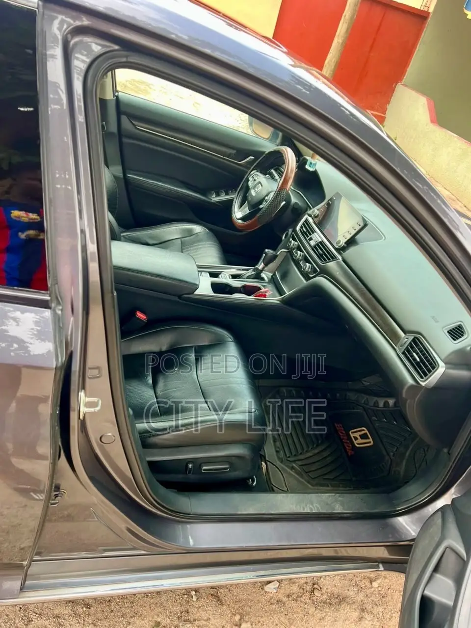 Honda Accord Touring 2.0T 2018 Black
