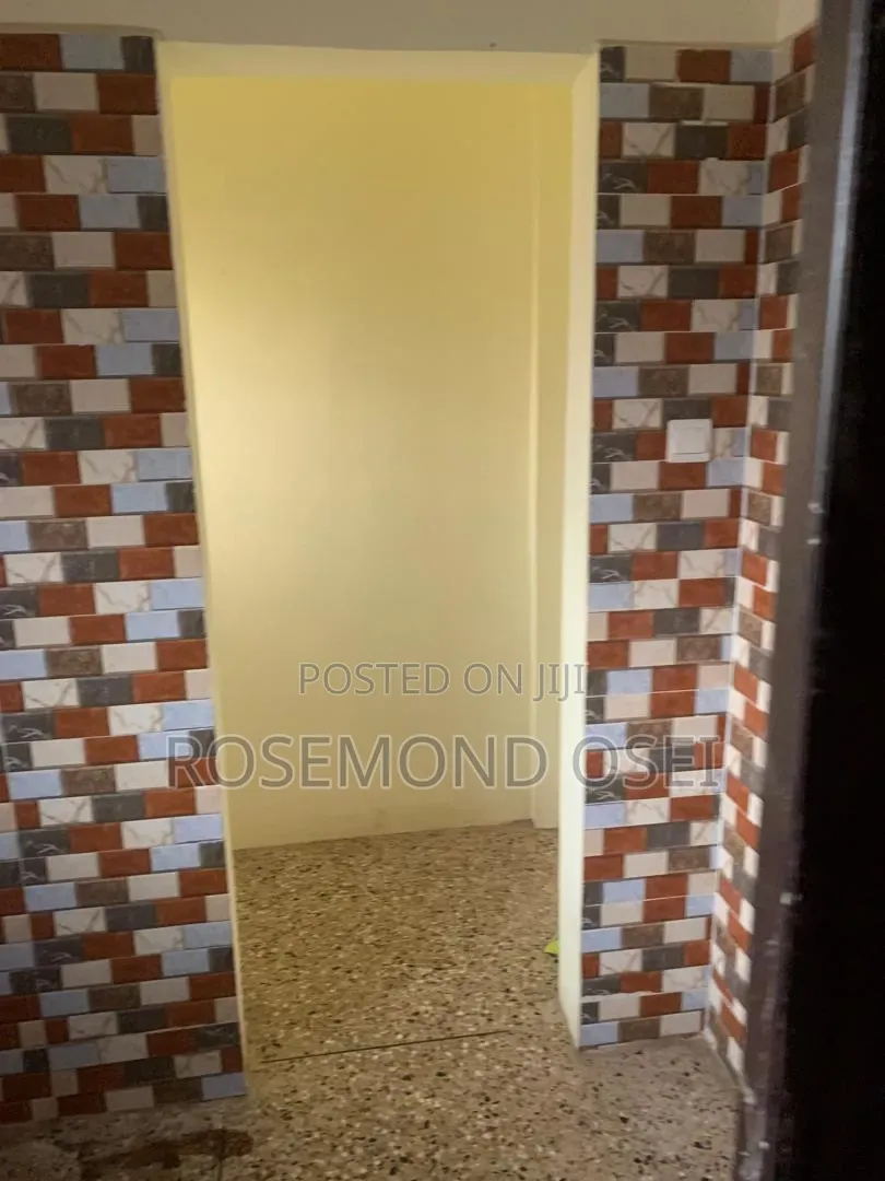 1bdrm Apartment in Adenta, Barrier for rent