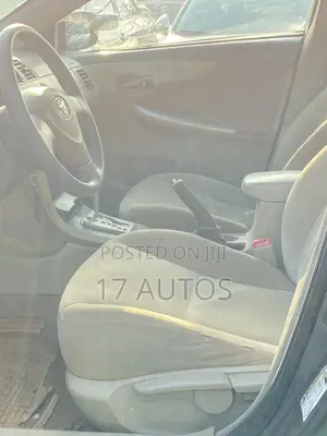 Toyota Corolla 2010 Silver