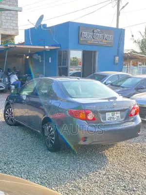 Toyota Corolla 2010 Silver
