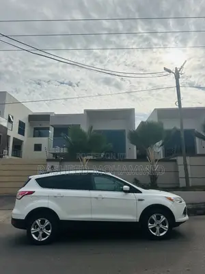 Ford Escape SE 4dr SUV AWD (1.6L 4cyl Turbo 6A) 2015 White