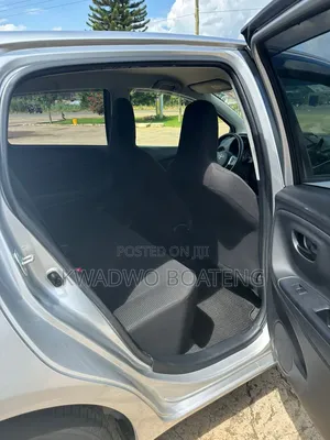 Toyota Vitz 1.3 AWD 3dr 2016 Silver