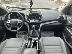 Ford Escape SE 4dr SUV AWD (1.6L 4cyl Turbo 6A) 2015 White