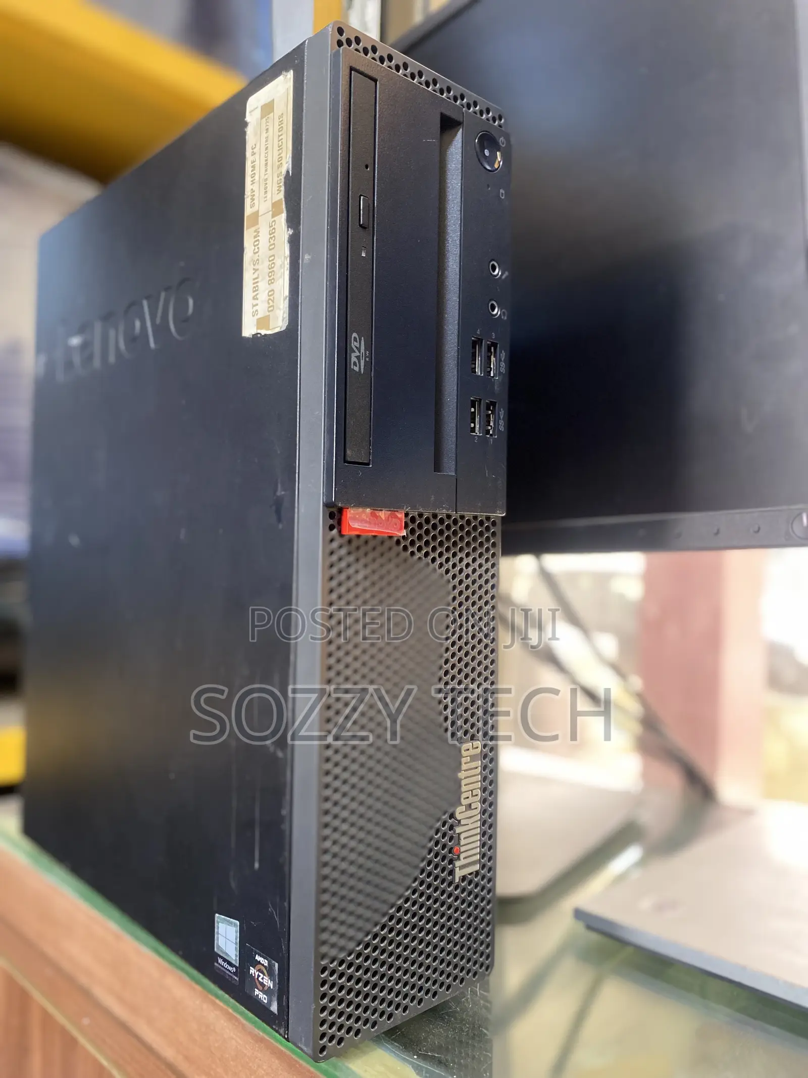 Desktop Computer Lenovo ThinkCentre M720 8GB AMD Ryzen 5 SSD 256GB