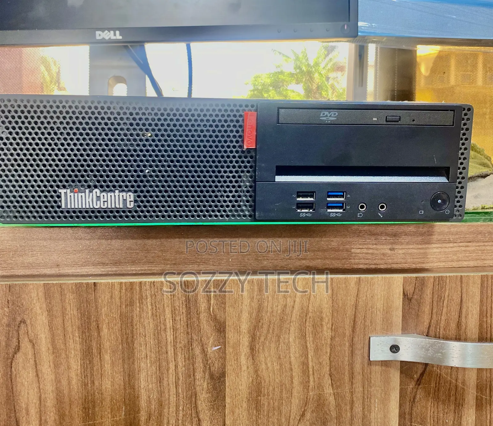Desktop Computer Lenovo ThinkCentre M720 8GB AMD Ryzen 5 SSD 256GB