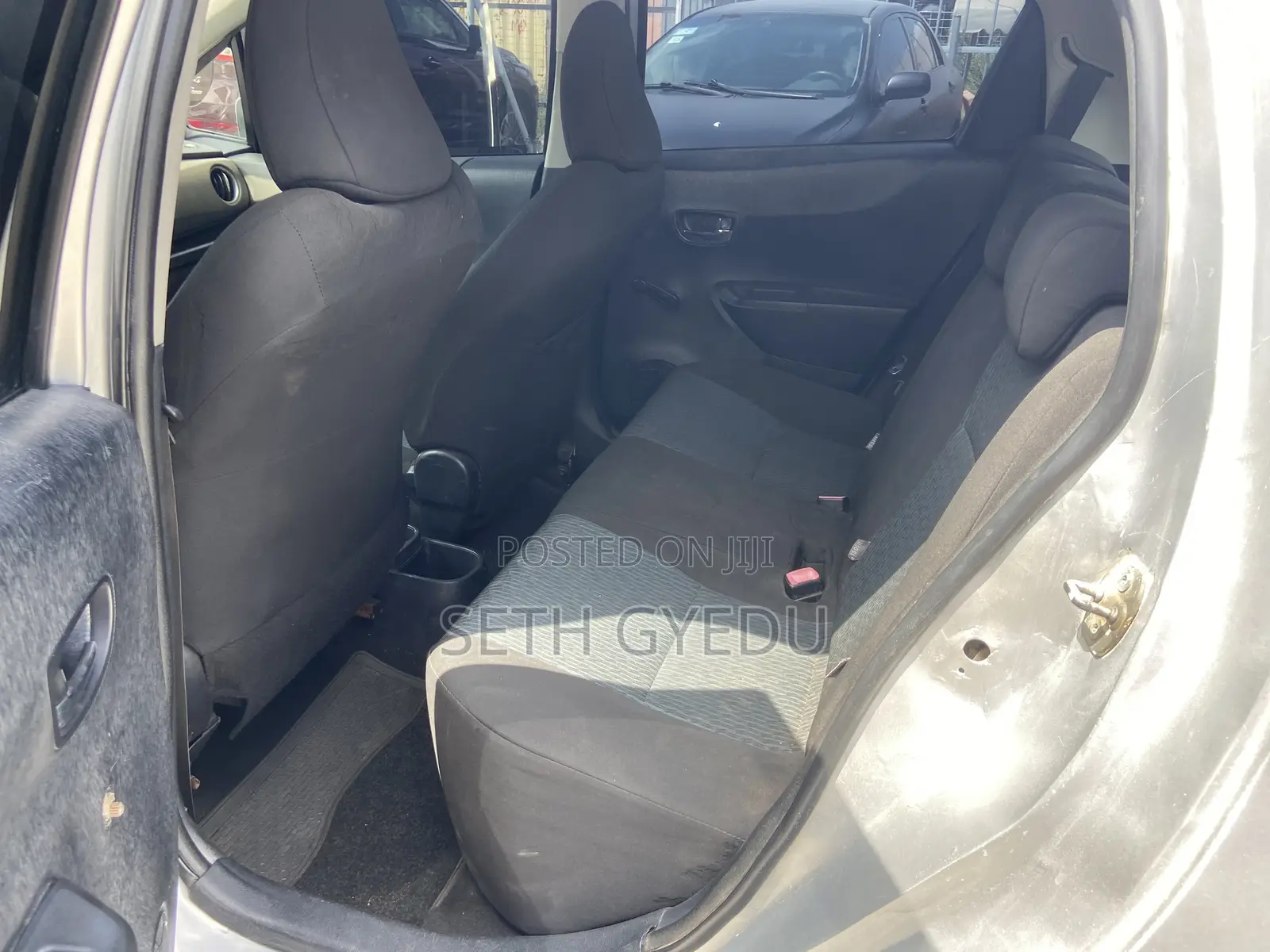 Toyota Yaris 2012 Silver